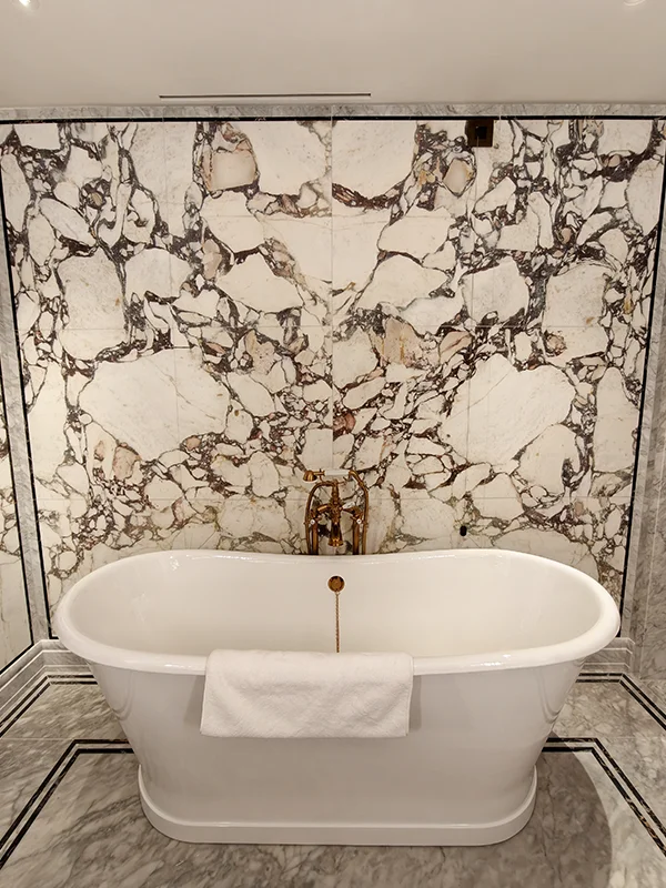 progetto-posa-e-ripristino-di-marmo-per-hotel