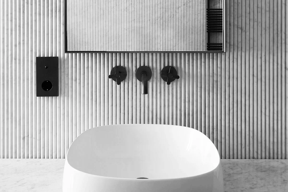 rivestimento-su-lavabo-in-bagno